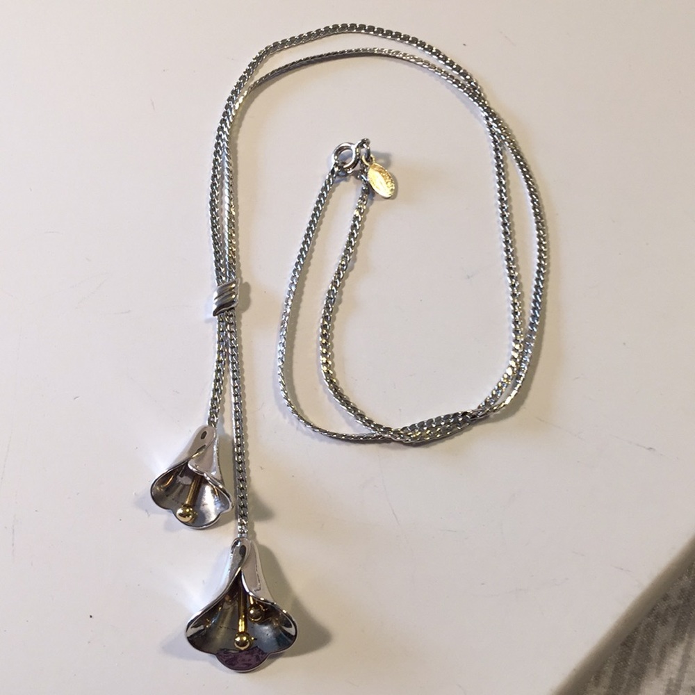 Vintage Avon flower necklace